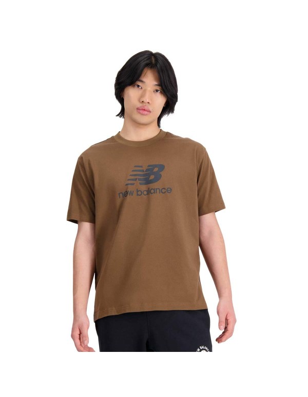 Camiseta New Balance Essentials Stacked Logo